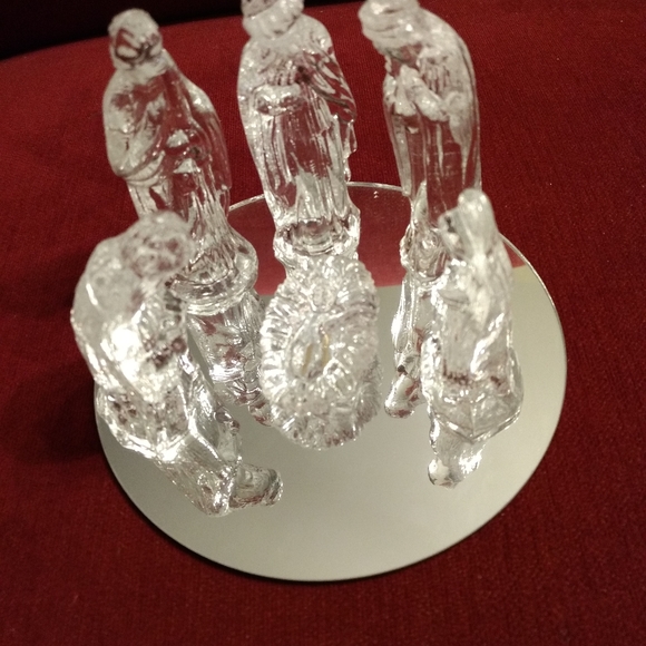 Holiday Expressions Six Piece Crystal Set with Glass Mirror - Picture 6 of 6